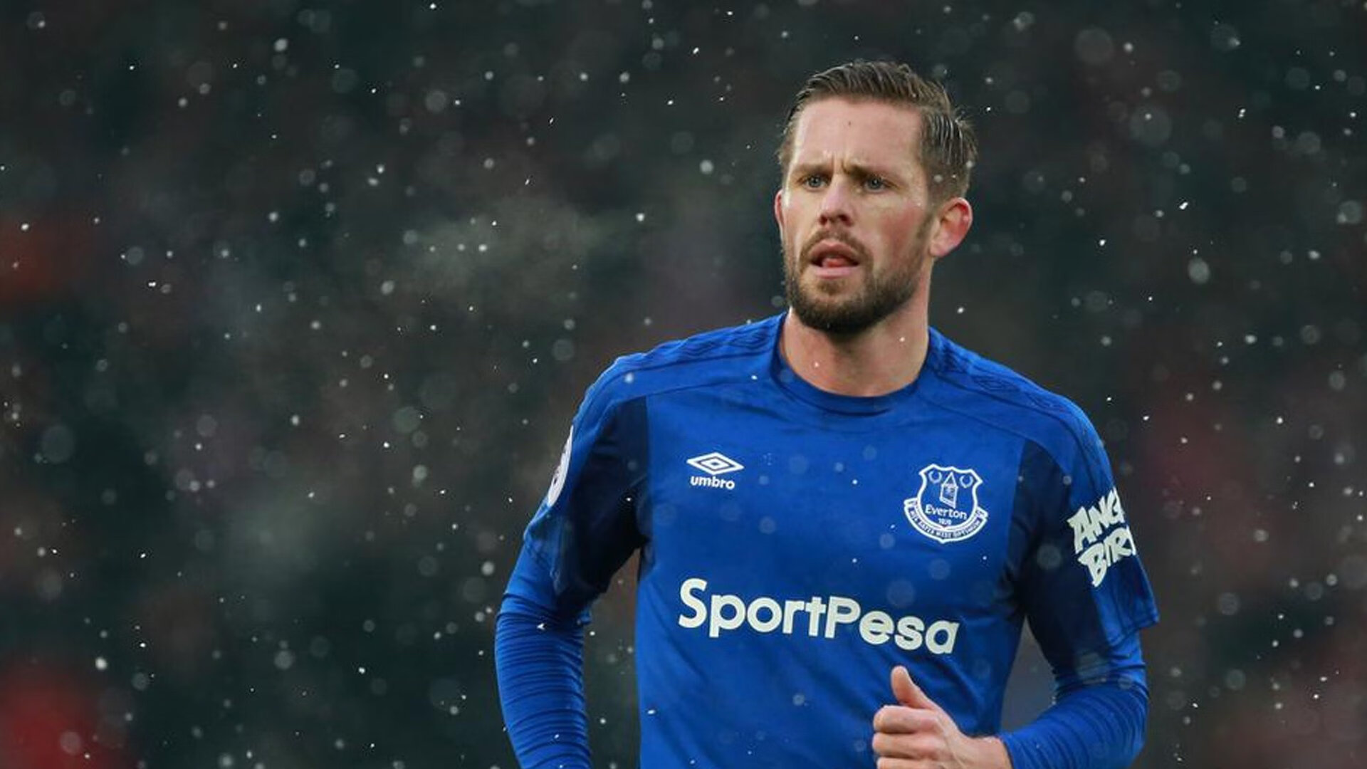 布克关键上篮命中太阳完成逆转好戏，布克球星