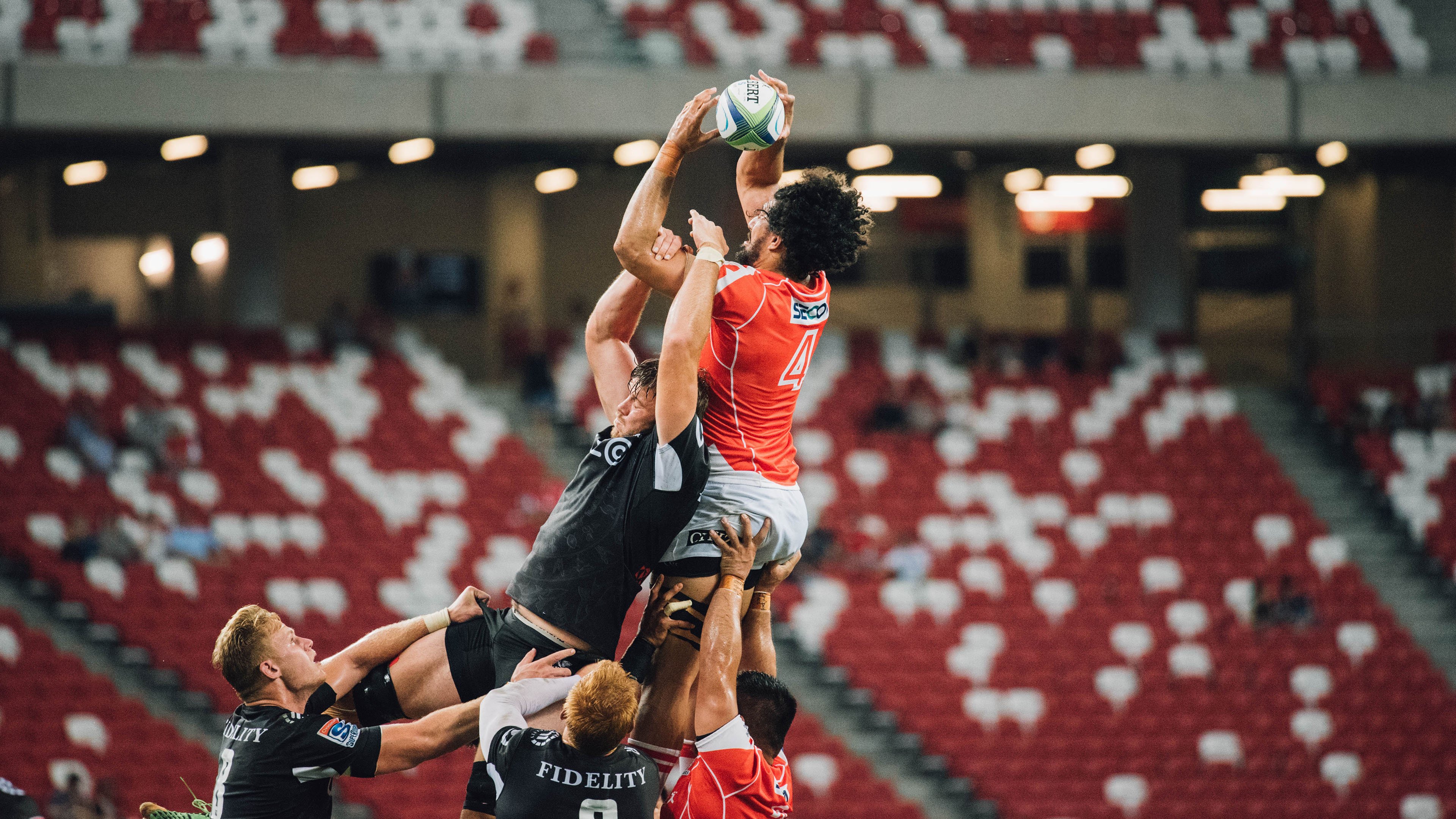 球员交流赛带动文化旅游，赛地经济见增长，球赛人员